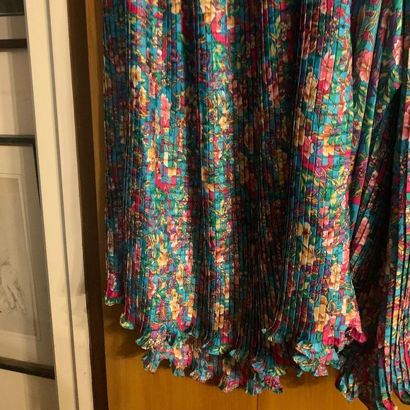 Multi-color 2-Piece Women's Suit - Picture 4 of 5